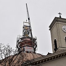 Galeria - Montaż kuli i krzyża na kopule pw. św. Wincentego à Paulo, 14 grudnia 2020 roku, fot. Anna Kopeć