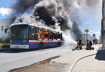 Spłonął autobus linii 53 [FOTORELACJA]
