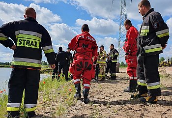 Strażacy wyłowili ciało z akwenu w Olimpinie. Czy to zaginiony 16-latek? [GALERIA]