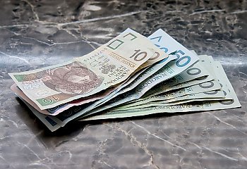 W 2021 r. płaca minimalna na poziomie 2800 złotych. Jest decyzja Rady Ministrów