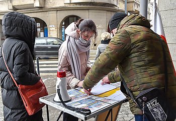„Otwieramy gospodarkę” - Ruch Narodowy Bydgoszcz rozpoczął zbiórkę podpisów 