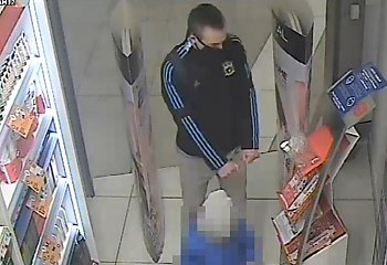 Kradł w sklepie przy Wojska Polskiego. Policja prosi o pomoc w rozpoznaniu mężczyzny