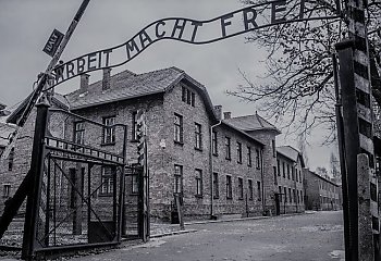W USA znów niemieckie obozy śmierci nazywają polskimi