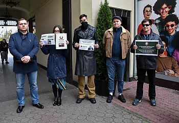 Białoruskie służby dziękują mediom za wpisywanie się w reżimową narrację. Happening Młodzieży Wszechpolskiej