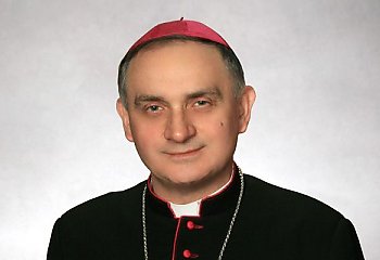 Uroczysty ingres w diecezji bydgoskiej. Biskup zaprasza do katedry i przed telewizory