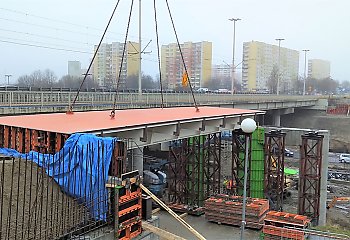 Nowy wiadukt na ul. Wojska Polskiego ma być dostępny jeszcze tej zimy. Prace postępują