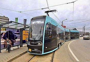 PESA na półmetku dostaw dla Craiova w Rumunii. Pierwsze tramwaje już wożą pasażerów. 