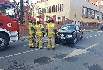 Pijany kierowca rozbił się na ulicy Sobieskiego [ZDJĘCIA]