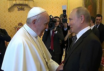 Jak Kreml „pożyczał” papieża. Bydgoscy naukowcy o tym, jak rosyjska propaganda wykorzystywała Franciszka