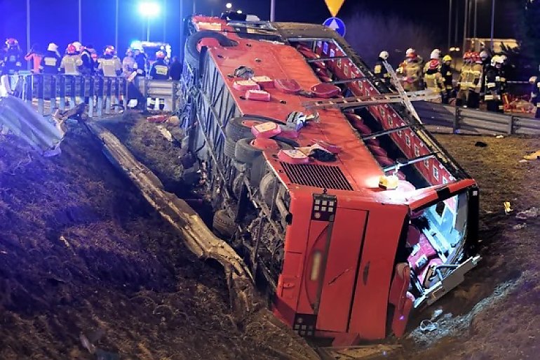 Tragiczny wypadek autokaru na A4. 6 osób nie żyje, a 40 zostało rannych