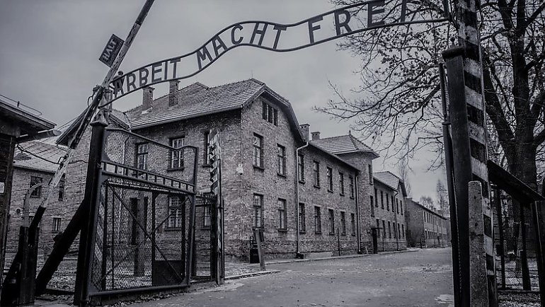 W USA znów niemieckie obozy śmierci nazywają polskimi