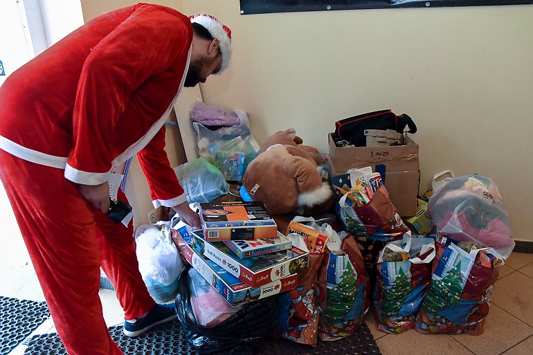 „Pomóżmy Świętemu Mikołajowi”. Trwa zbiórka darów dla potrzebujących