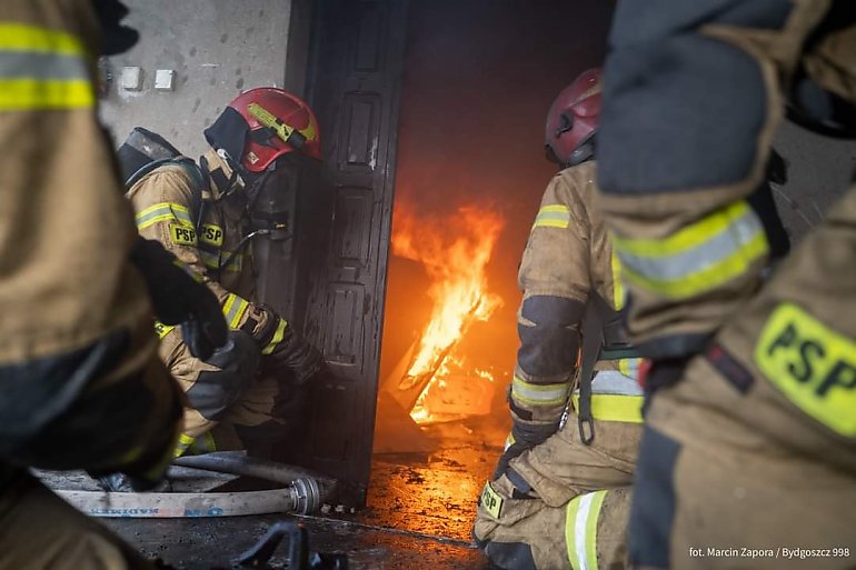 Tragiczny pożar pod Bydgoszczą. Zwłoki kobiety znaleziono w zgliszczach