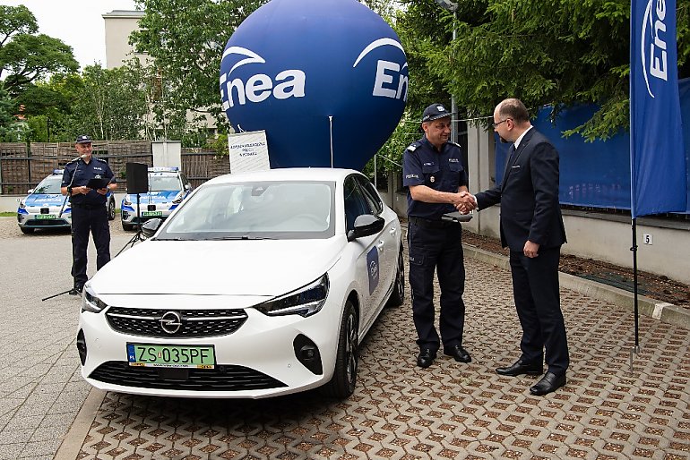 Fundacja Enea przekaże Policji pięć samochodów elektrycznych. Dwa trafią do kujawsko-pomorskiego