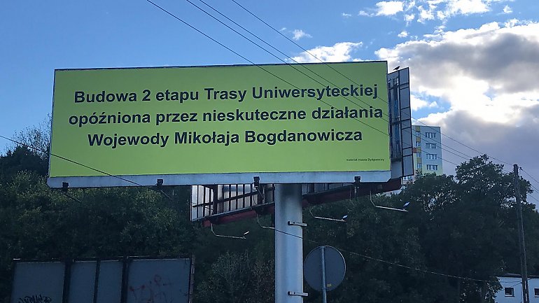 Miasto Bydgoszcz na wojnie z wojewodą. Wywiesiło reklamę
