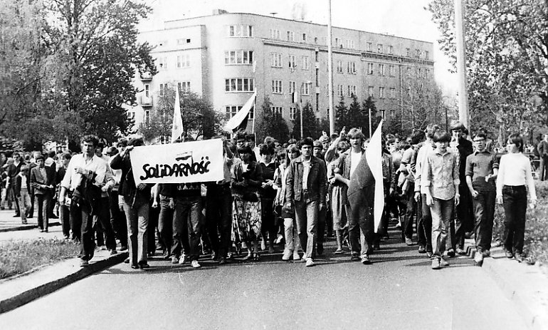 Historia: „Solidarność” wobec majowego święta