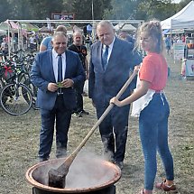 Galeria - XVIII Święto Śliwki w Strzelcach Dolnych, 1 września 2018 r./fot. bw - wójt gminy Dobrcz Krzysztof Szala i wiceminister Rolnictwa i Rozwoju Wsi Ryszard Zarudzki