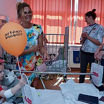 Galeria - Serduszko na Dłoni z prezentami dla małych pacjentów, 19 kwietnia 2019 r./fot. Anna Kopeć