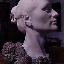Galeria - Gracjan Kaja, Portret tancerki, rzeźba, marmur z  żywicą, 40 cm, 2010
