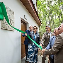 Galeria - Odsłonięcie tablicy pamiątkowej w Lesie Piwnickim, fot. Szymon Zdziebło tarantoga.pl dla UMWKP