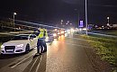 Policja rozbiła nocny zlot pod Toruniem! Mandaty, odholowane auta i narkotyki!