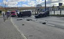 Dachowanie na ul. Jagiellońskiej - zderzenie osobówki z furgonem paraliżuje ruch