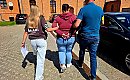 Dwie osoby zatrzymane po oszustwie na 86-latce. Policja szuka kolejnych podejrzanych