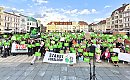 Ponad 200 bydgoszczan protestowało przeciwko kąpielisku w Parku Centralnym. MODrzew chce rozmów z miastem