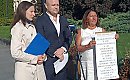 Spór o szkolne obiady. Konfederacja krytykuje ograniczenie mięsa