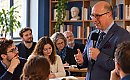Filozofia nie tylko dla filozofów. Arkadiusz Robaczewski zaprasza do wspólnego poszukiwania prawdy
