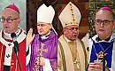 Biskupi apelują o modlitwę za Polskę. Reakcje na wydarzenia wokół Trybunału Konstytucyjnego