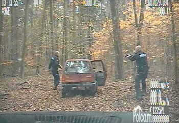 Po pijanemu uciekał policji, samochód porzucił w lesie [WIDEO]
