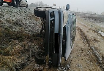 Wypadek za wypadkiem - uwaga na oblodzenia