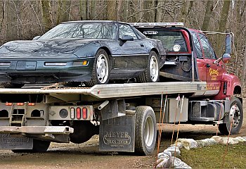 Pijany kierowca lawety przyjechał po auto z wypadku