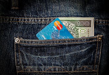 Rewolucja w bankomatach. Polacy ratują oszczędności