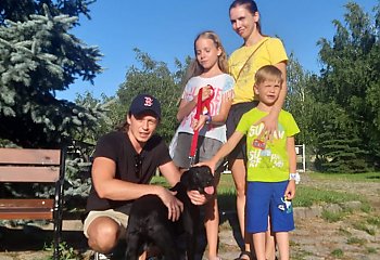 Znany aktor adoptował psa ze schroniska. Saturn rusza do Warszawy