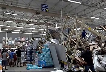 Tragedia w supermarkecie! Półki przygniotły 8 osób, jedna nie żyje