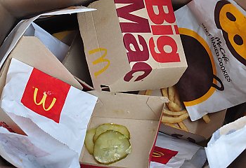 Zemsta pracownika McDonald`s. Nagranie z kuchni podbija sieć!
