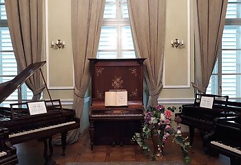 Ostromecka kolekcja fortepianów z nowym nabytkiem
