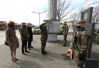 Pamięci ofiar zbrodni katyńskiej. Obchody w regionie [ZDJĘCIA]