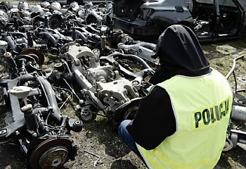 Policjanci odzyskali części od BMW kradzione w Polsce i za granicą