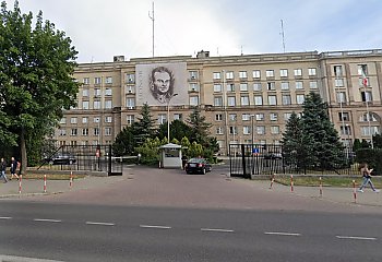 Tragedia w centrali ABW. Z okna wypadł funkcjonariusz