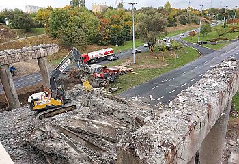 Rozbiórka wiaduktu przy Wojska Polskiego na ukończeniu [VIDEO]