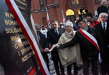 Pomnik poświęcony bohaterom „Solidarności” odsłonięty [GALERIA ZDJĘĆ]