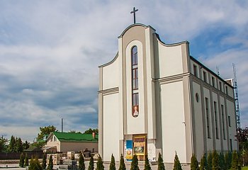Lwowska parafia św. Jana Pawła II potrzebuje pomocy. Jest oazą w drodze do Polski
