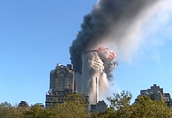 W sieci pojawiło się nieznane nagranie z ataku na World Trade Center [VIDEO]