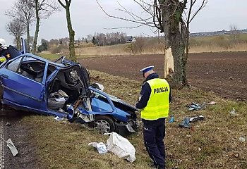 Tragiczne skutki wypadku w Wieszkach. 36-latek zginął na miejscu