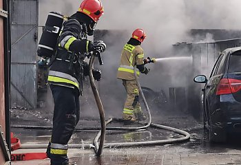 Groźny pożar przy ulicy Dukielskiej w Bydgoszczy