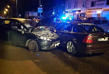 Zderzenie trzech aut na ulicy Nakielskiej w Bydgoszczy. Ucierpiała jedna osoba