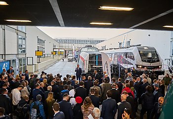 PESA i PKN Orlen  na targach w Berlinie zaprezentowały lokomotywę wodorową